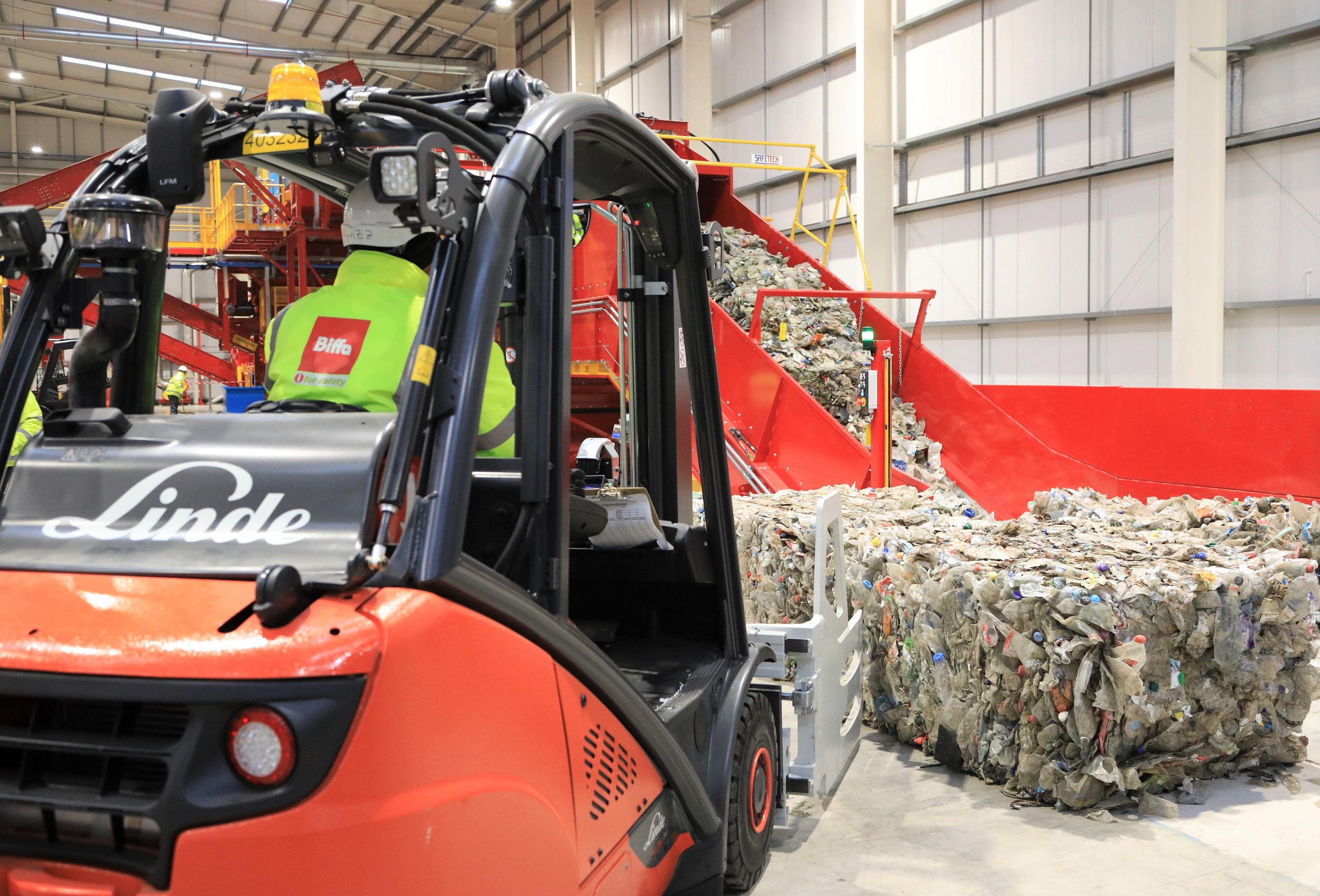 Biffa to supply Esterform Packaging with recycled plastic   